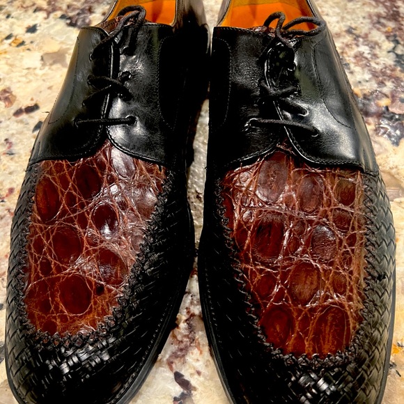 Mezlan Other - men’s shoes. barely used- great condition- two tone- leather top and sole